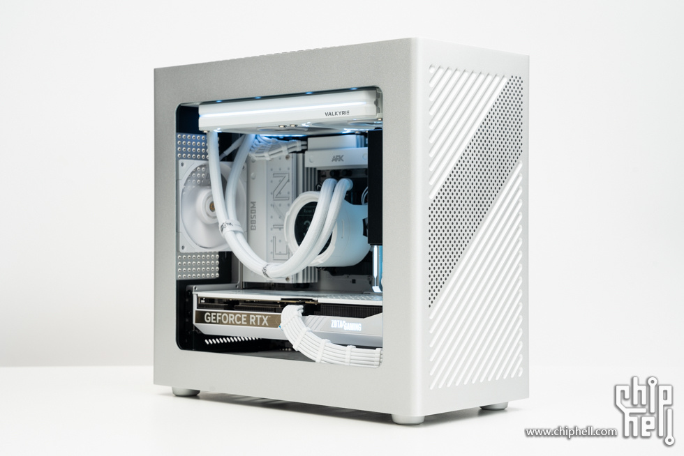 COOJ Z18 + 七彩虹 CVN B850M ARK 方舟 + 索泰 5070 SOLID OC 精致MATX钢炮装机分享