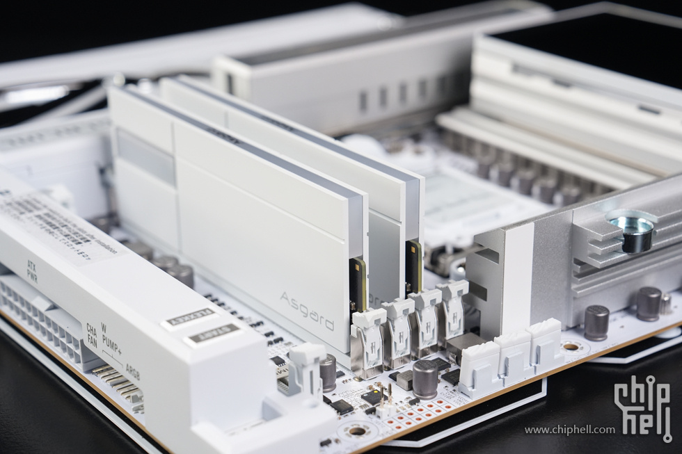 104009fbsnl6mmmt2tt956