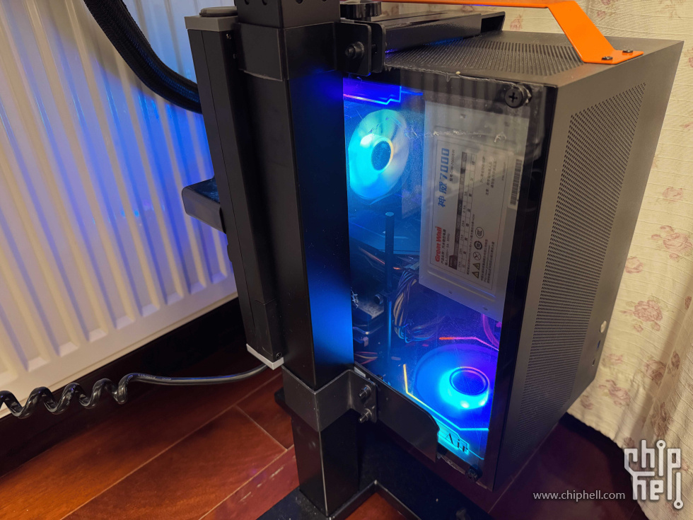 折腾好久的0.5平米电竞桌