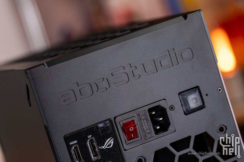 aboStudio的ContainerM+酷睿5 245K+华硕 RTX 5060 Ti