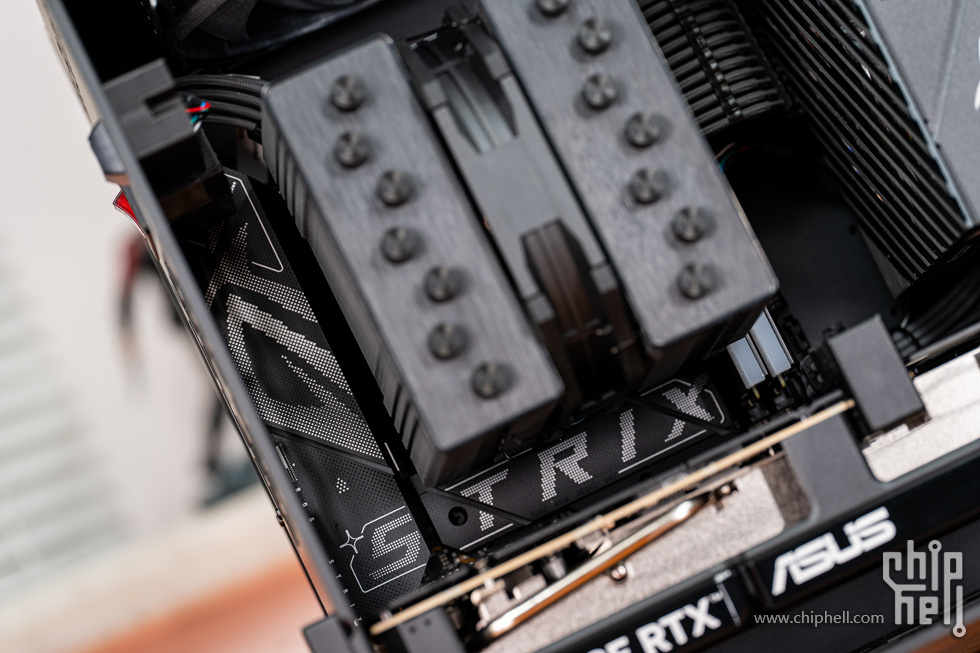 aboStudio的ContainerM+酷睿5 245K+华硕 RTX 5060 Ti