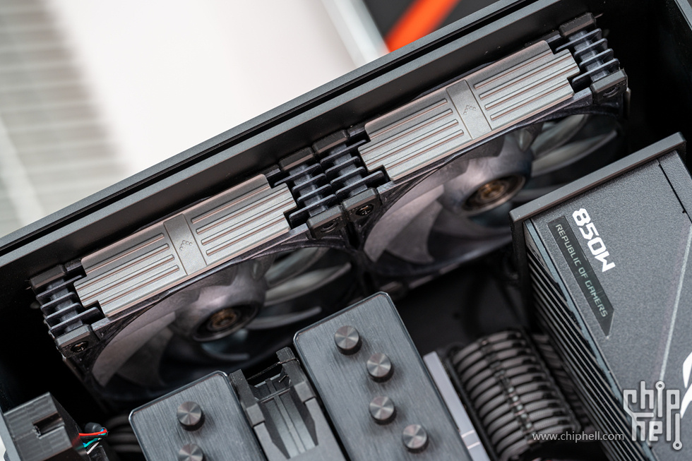 aboStudio的ContainerM+酷睿5 245K+华硕 RTX 5060 Ti