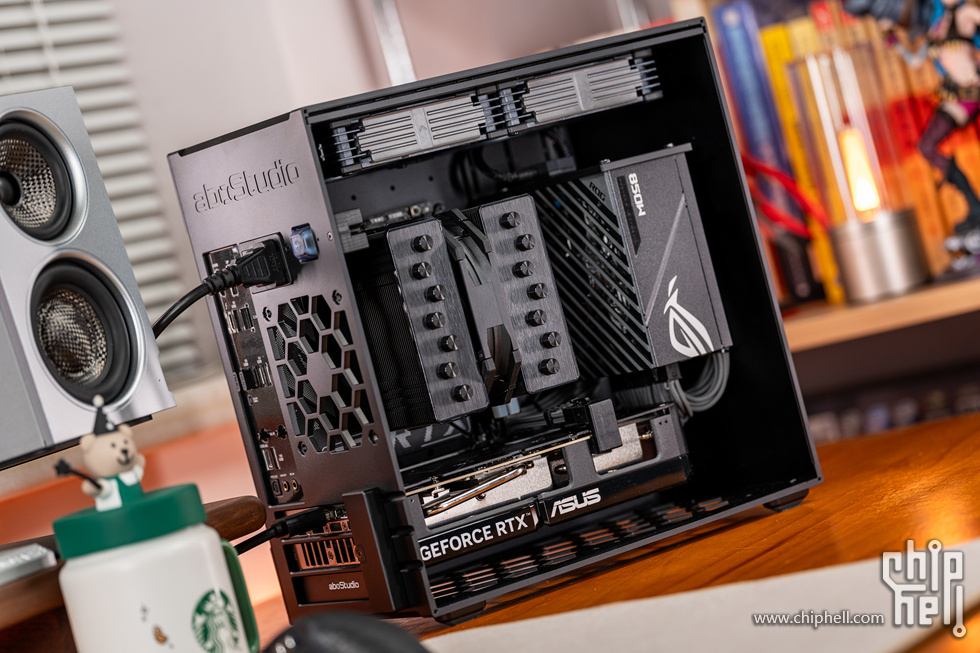 aboStudio的ContainerM+酷睿5 245K+华硕 RTX 5060 Ti