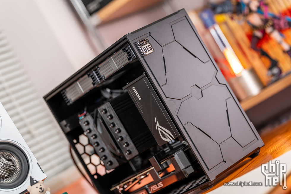 aboStudio的ContainerM+酷睿5 245K+华硕 RTX 5060 Ti