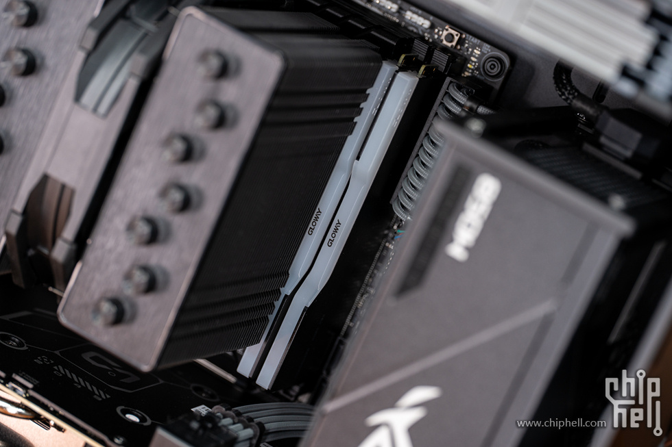 aboStudio的ContainerM+酷睿5 245K+华硕 RTX 5060 Ti