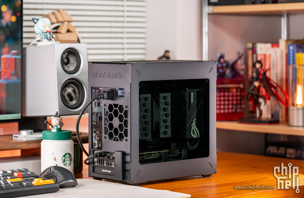 aboStudio的ContainerM+酷睿5 245K+华硕 RTX 5060 Ti