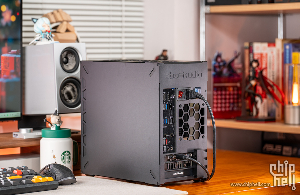 aboStudio的ContainerM+酷睿5 245K+华硕 RTX 5060 Ti